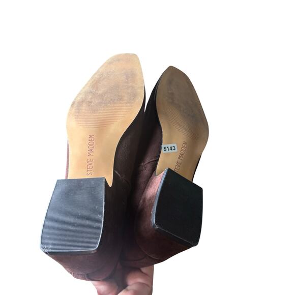 Steve Madden Chocolate Low Heel Side Zip Suede Bootie Sz 9 - Picture 4 of 4